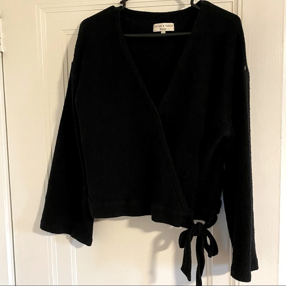 🖤 Texture & Thread Wrap Top 👚 - Picture 6 of 6